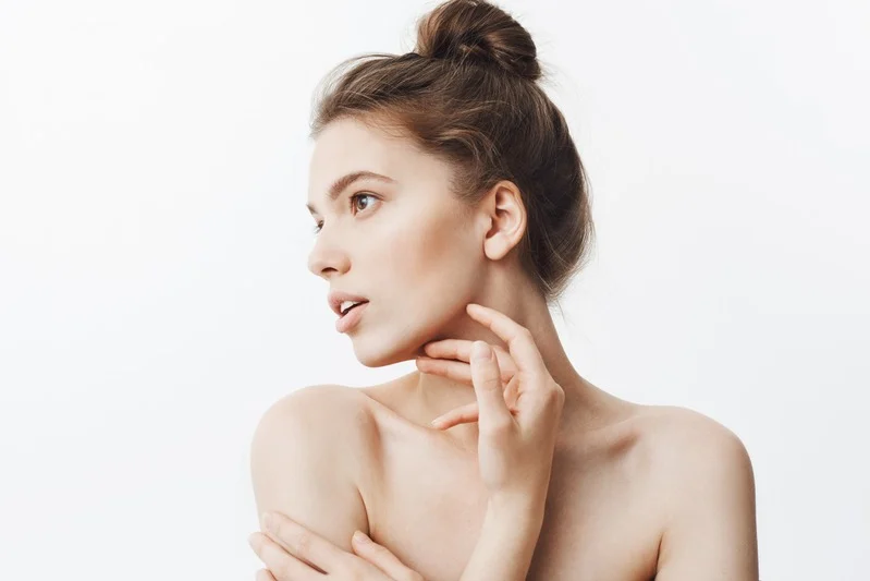 A woman with natural facial contours